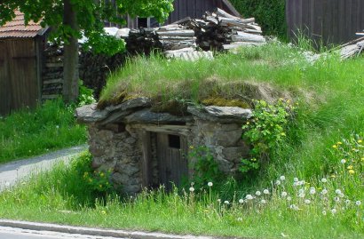 Wander-und Radweg nach Sch&ouml;nsee im Bereich Rosenthal